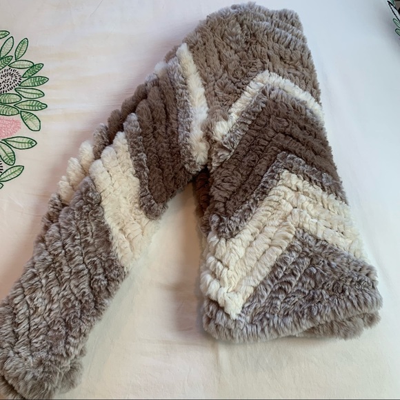 Neiman Marcus Cusp Faux Fur Jacket - Picture 5 of 5